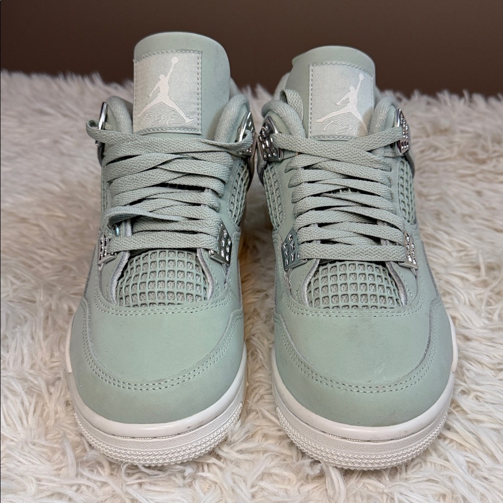 Air Jordan 4 Seafoam Women’s Size 7 Sneakers Light Green Clean Condition - Picture 3 of 9